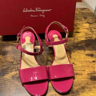 Salvatore Ferragamo - フェラガモ エナメルサンダルの通販 by nana's