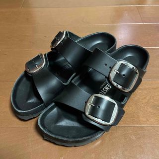 ビルケンシュトック(BIRKENSTOCK)のビルケンシュトック アローズ ビッグバックル オールブラック　レザー　アリゾナ(サンダル)