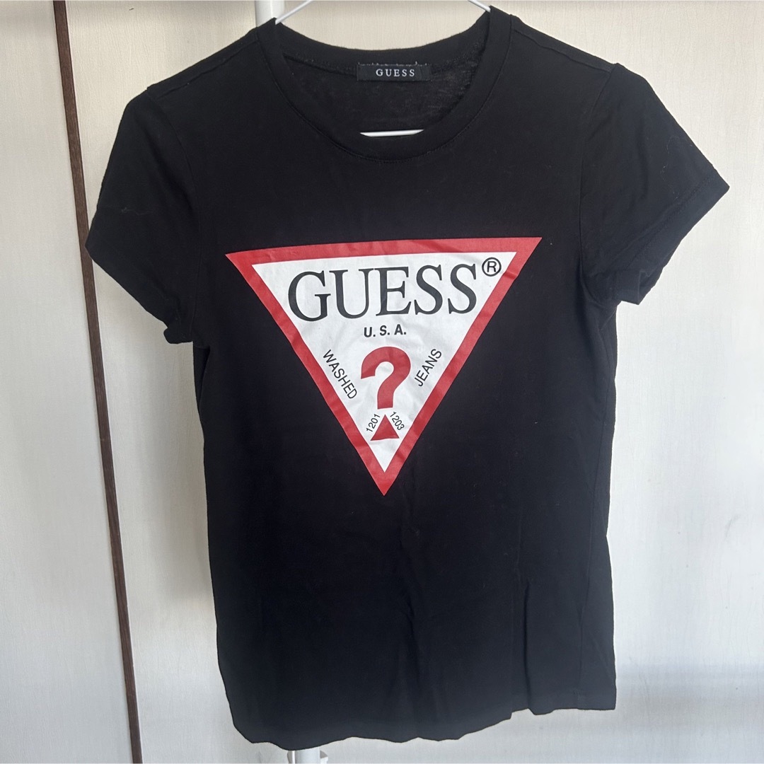 GUESS(ゲス)のGUESS (ゲス)　レディース クルーネック半袖Tシャツ レディースのトップス(Tシャツ(半袖/袖なし))の商品写真