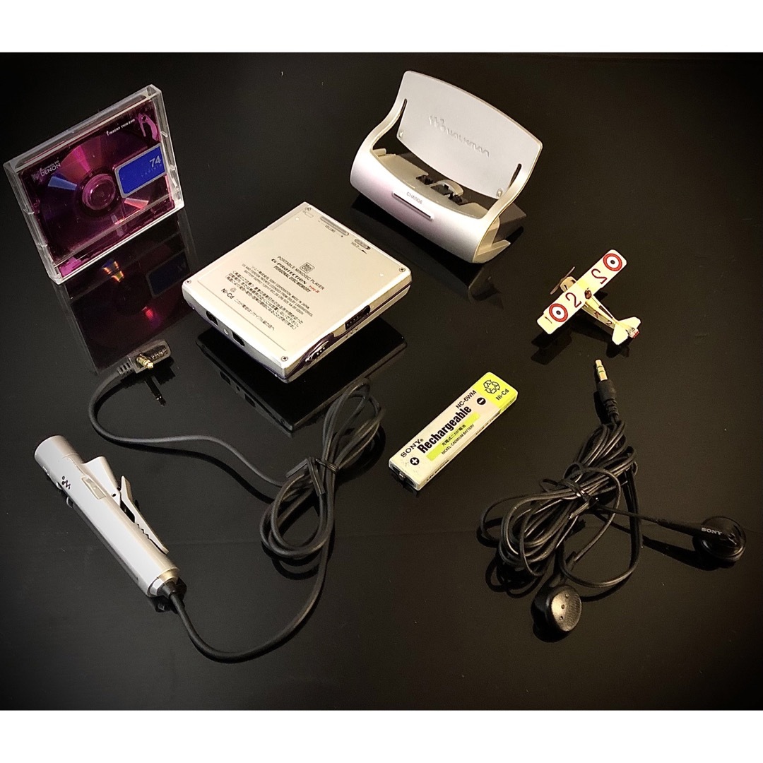 SONY(ソニー)のSony MD プレイヤー、MZ-E707世界最小最薄b「整備済み、完動超美品」 スマホ/家電/カメラのオーディオ機器(ポータブルプレーヤー)の商品写真