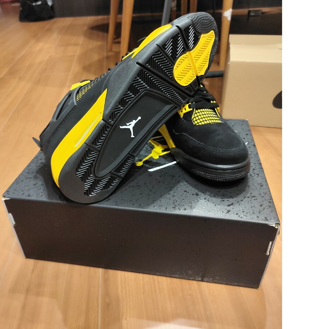 Jordan Brand（NIKE）(ジョーダン)の30cm Nike Air Jordan 4 Retro Thunder メンズの靴/シューズ(スニーカー)の商品写真