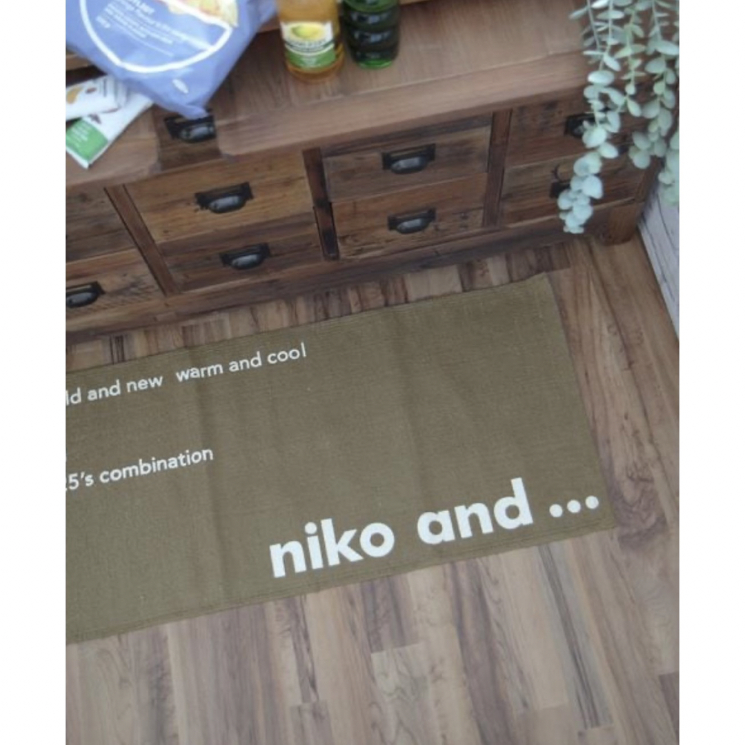 niko and...(ニコアンド)の【美品】niko and ニコアンド キッチンマット インテリア/住まい/日用品のラグ/カーペット/マット(キッチンマット)の商品写真