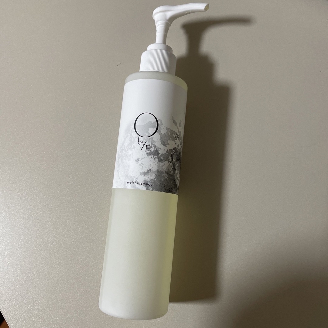 Cosme Kitchen(コスメキッチン)のモイストシャンプー 250mL  【O by F】モイストシャンプー 250mL コスメ/美容のヘアケア/スタイリング(シャンプー)の商品写真