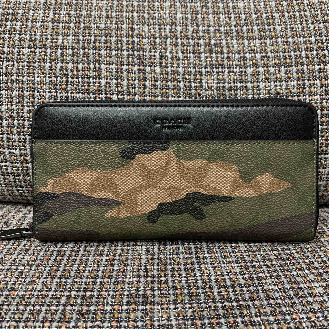 美品　未使用　coach 長財布　迷彩