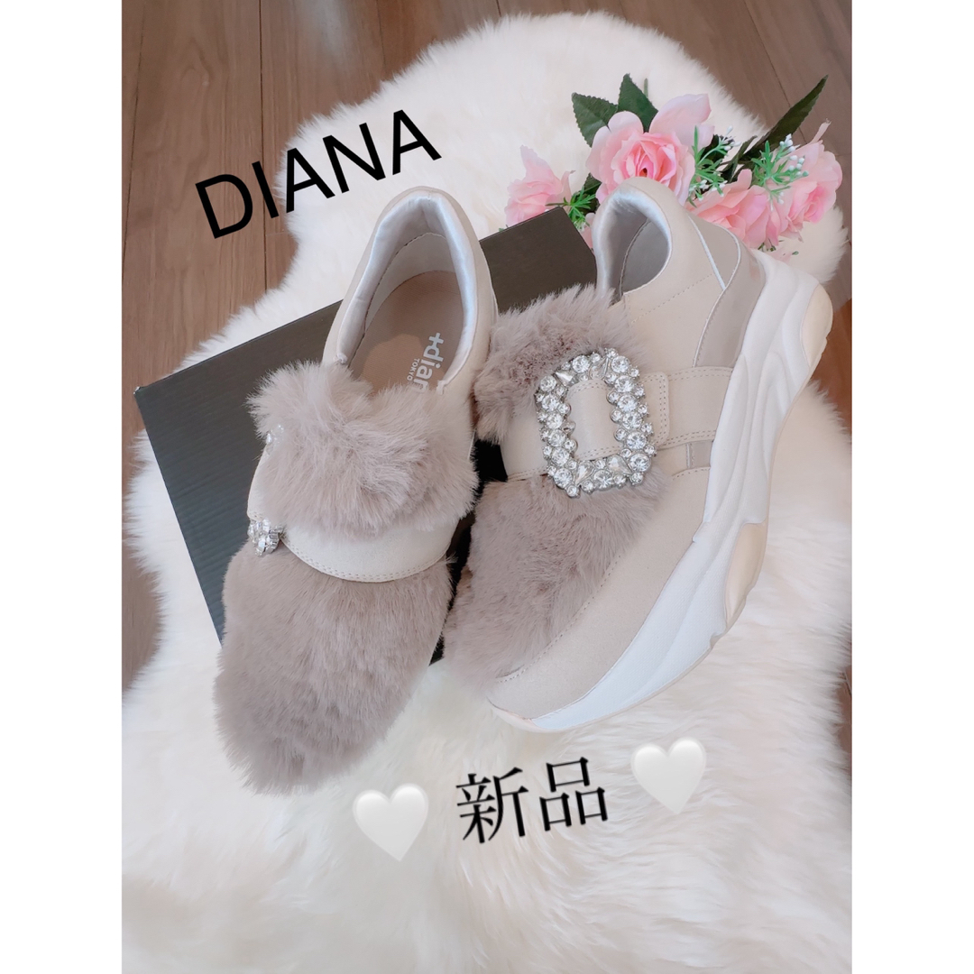 DIANA - 新品♡＋DIANAプラスダイアナ　ビジュー付きエコファースニーカー♡