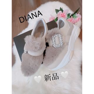 ダイアナ(DIANA)の新品♡＋DIANAプラスダイアナ　ビジュー付きエコファースニーカー♡(スニーカー)