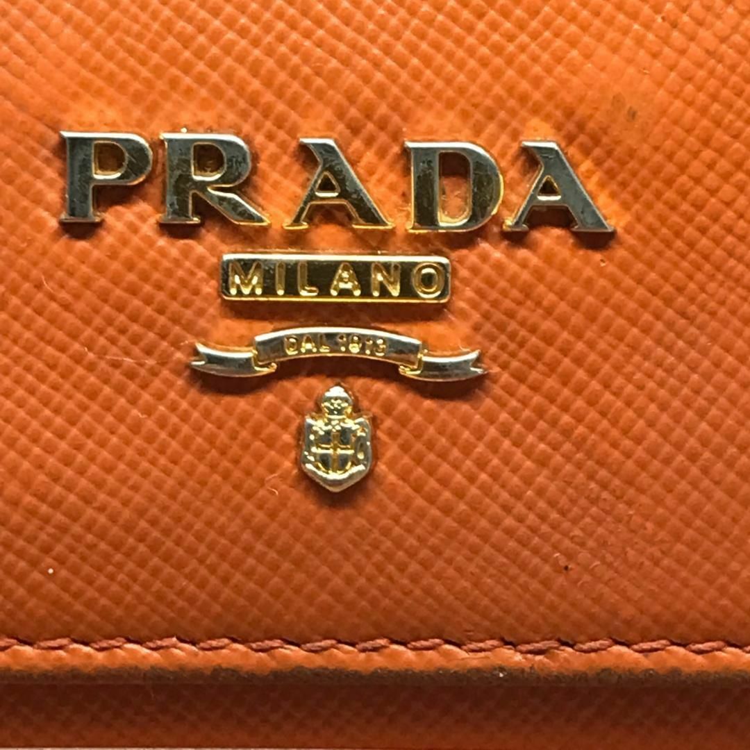 Hannah専用！プラダ　Prada 折り財布　ブラック