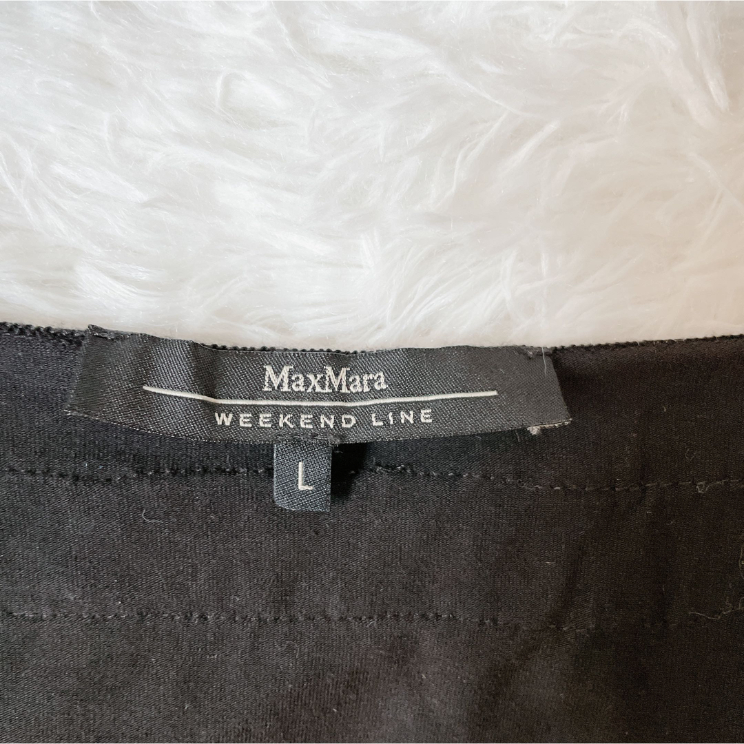 Max Mara(マックスマーラ)のMaxMara フリル　トップス　黒　Lサイズ　ノースリーブ　vネック レディースのトップス(カットソー(半袖/袖なし))の商品写真