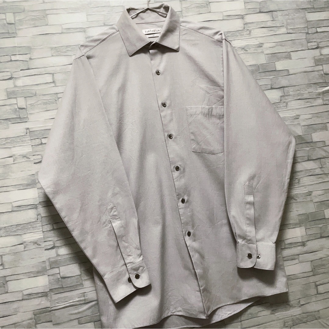 shirts(シャツ)のシャツ　長袖　グレー　Lサイズ　チェック柄　USA古着　VAN HEUSEN メンズのトップス(シャツ)の商品写真