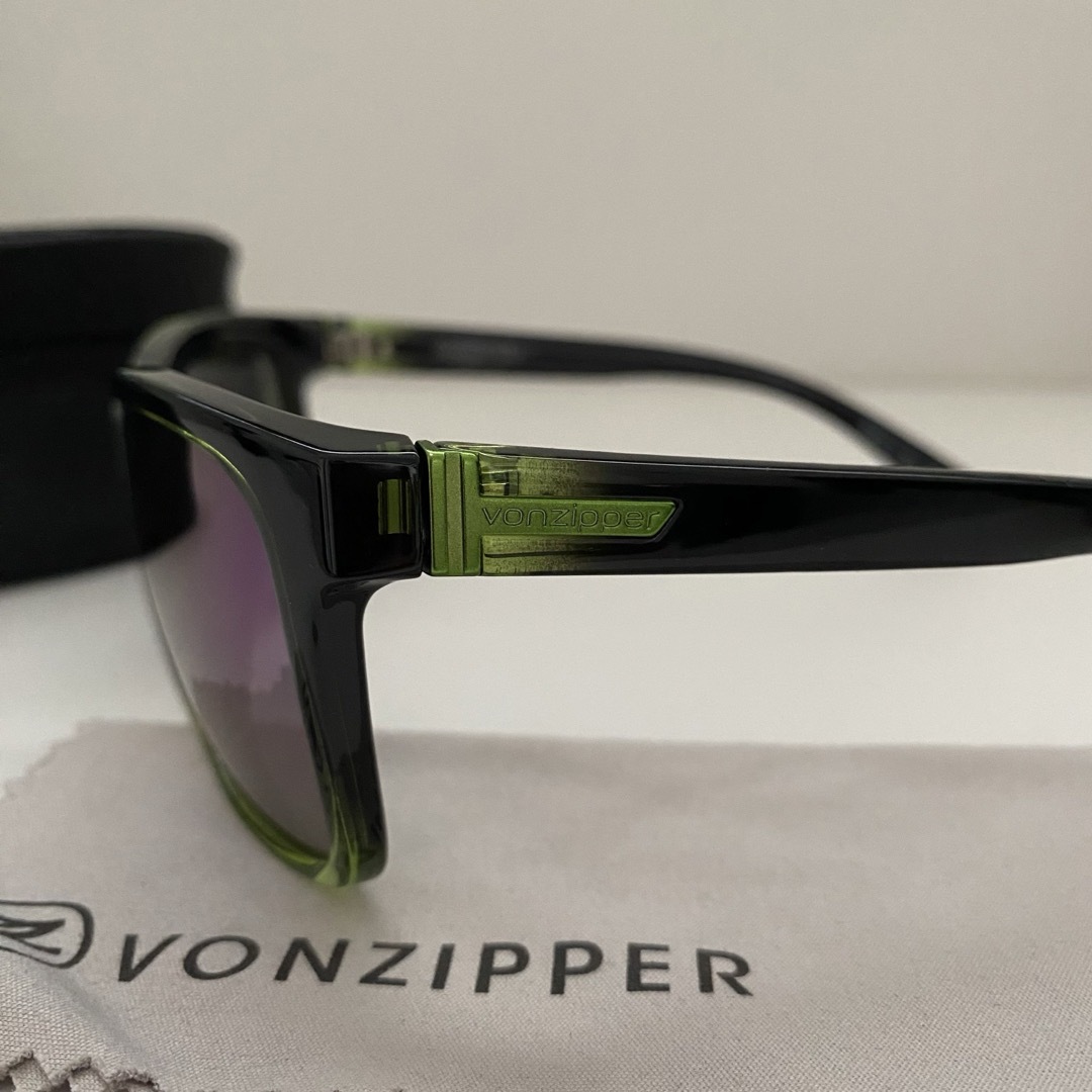 VONZIPPER(ボンジッパー)の【VONZIPPER】サングラス　メンズ　LOMAX メンズのファッション小物(サングラス/メガネ)の商品写真