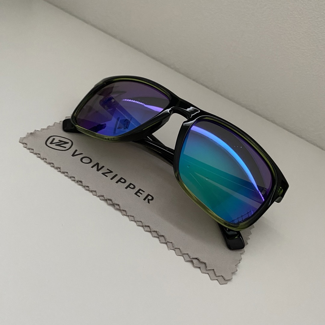 VONZIPPER(ボンジッパー)の【VONZIPPER】サングラス　メンズ　LOMAX メンズのファッション小物(サングラス/メガネ)の商品写真