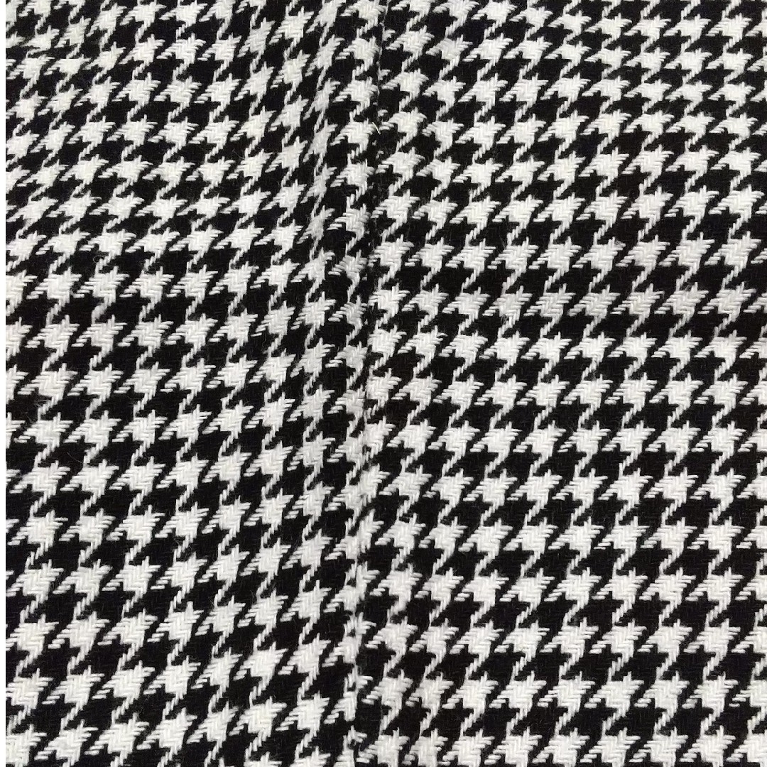 ZARA(ザラ)の156 ZARA 黒×白 千鳥柄 ミニスカート フェイクレザー 可愛い オシャレ レディースのスカート(ミニスカート)の商品写真