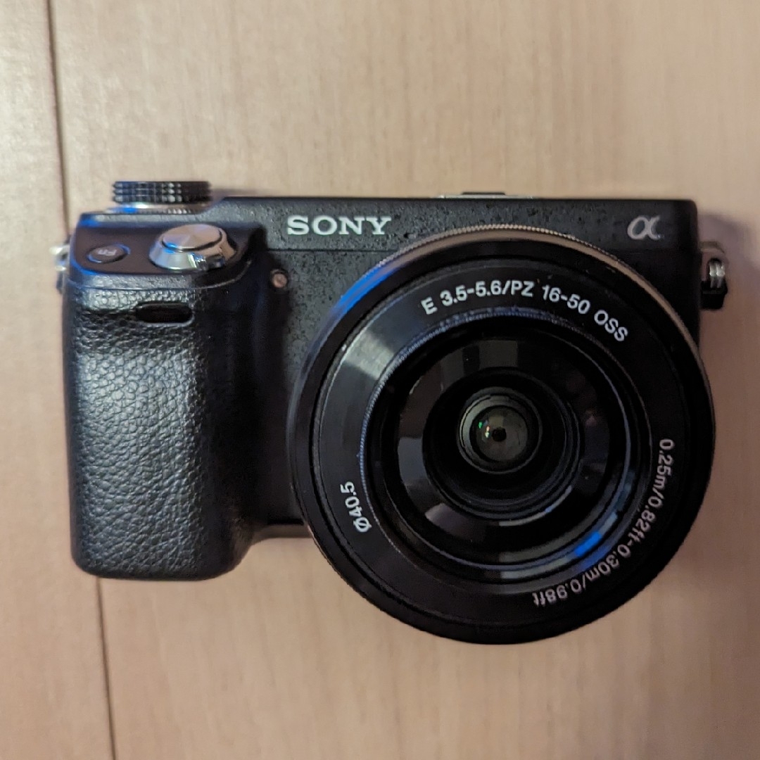 SONY(ソニー)のSONY ミラーレス一眼カメラ NEX-6 スマホ/家電/カメラのカメラ(ミラーレス一眼)の商品写真