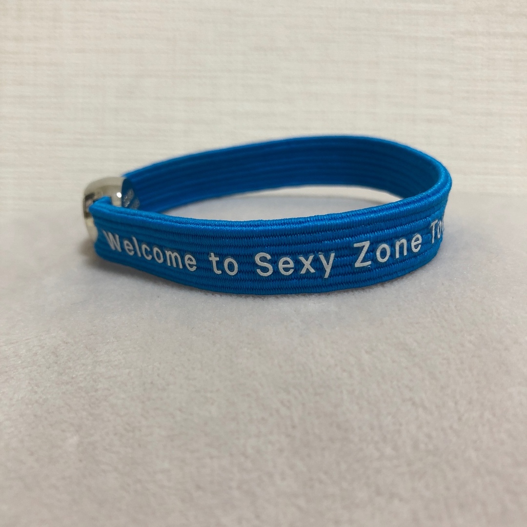 Sexy Zone(セクシー ゾーン)のWelcome to Sexy Zone Tour ゴムバンド　青 エンタメ/ホビーのタレントグッズ(アイドルグッズ)の商品写真