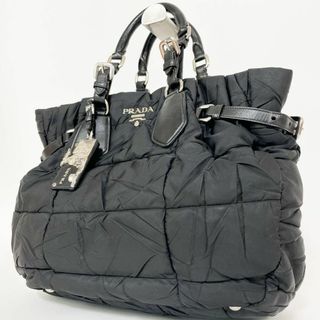 プラダ(PRADA)の【美品】プラダ キルティング トートバッグ ハンド ナイロン 黒 ロゴ金具(ハンドバッグ)