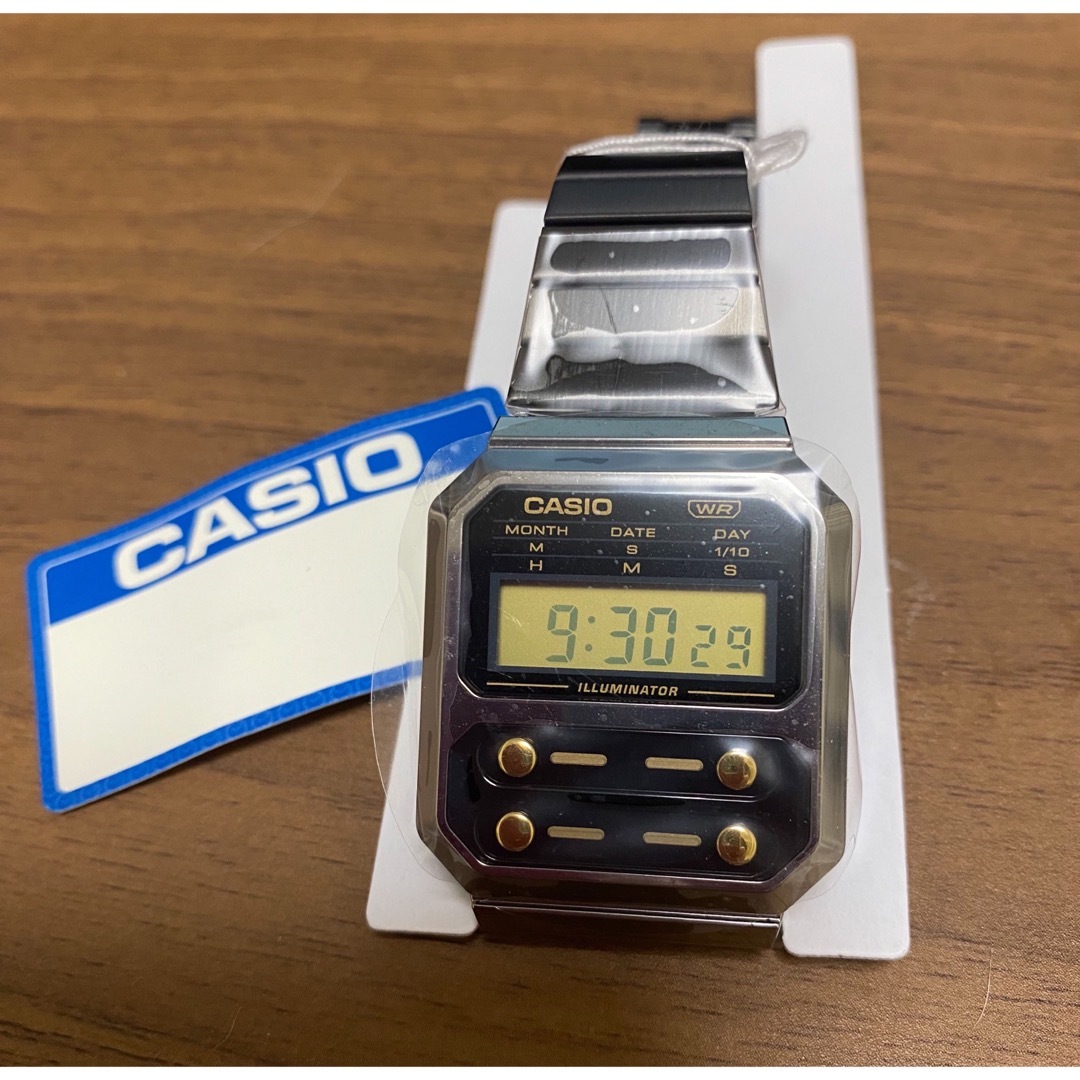 カシオ　デジタル腕時計　復刻デザイン