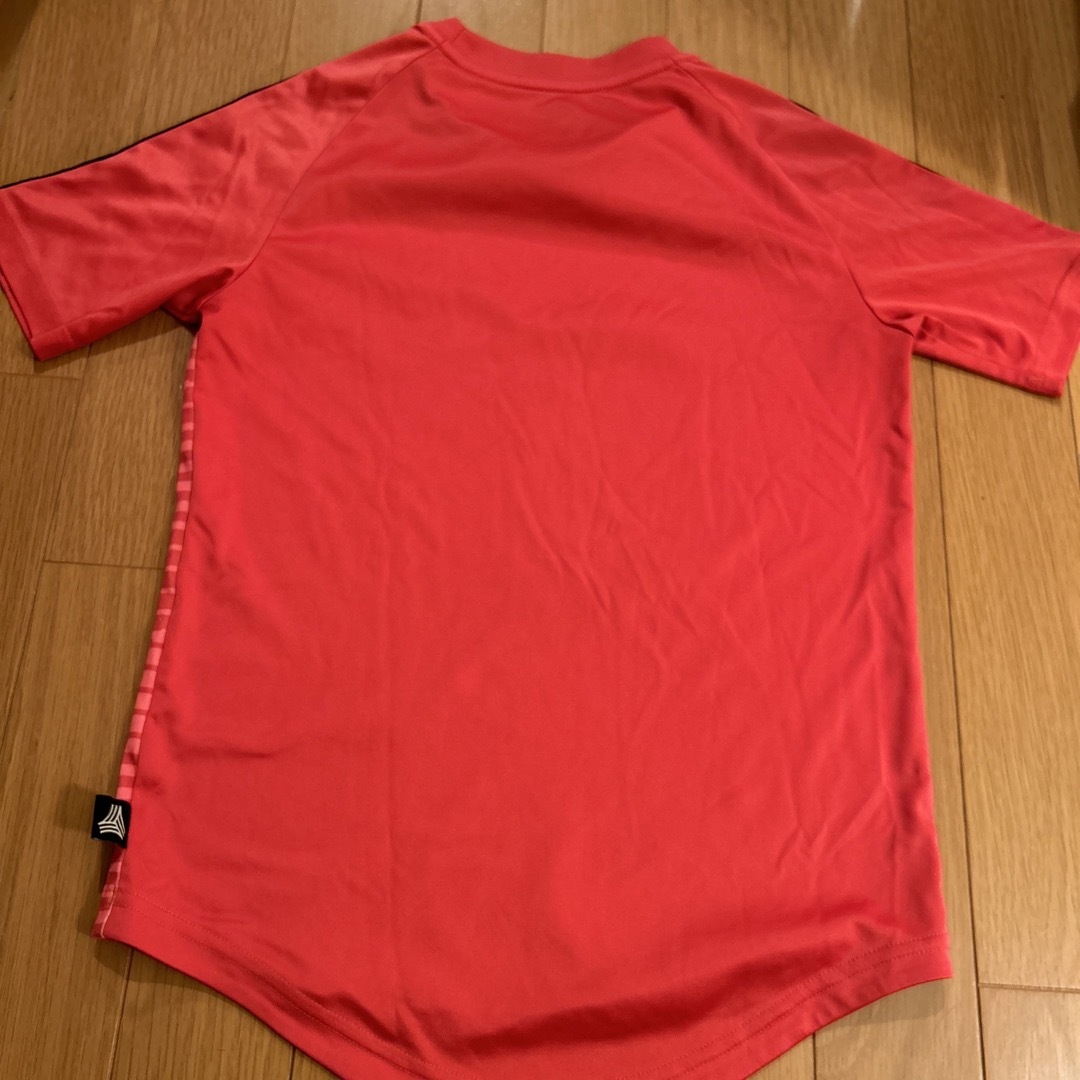 adidas(アディダス)のadidasジャージT 半袖　140 キッズ/ベビー/マタニティのキッズ服女の子用(90cm~)(Tシャツ/カットソー)の商品写真