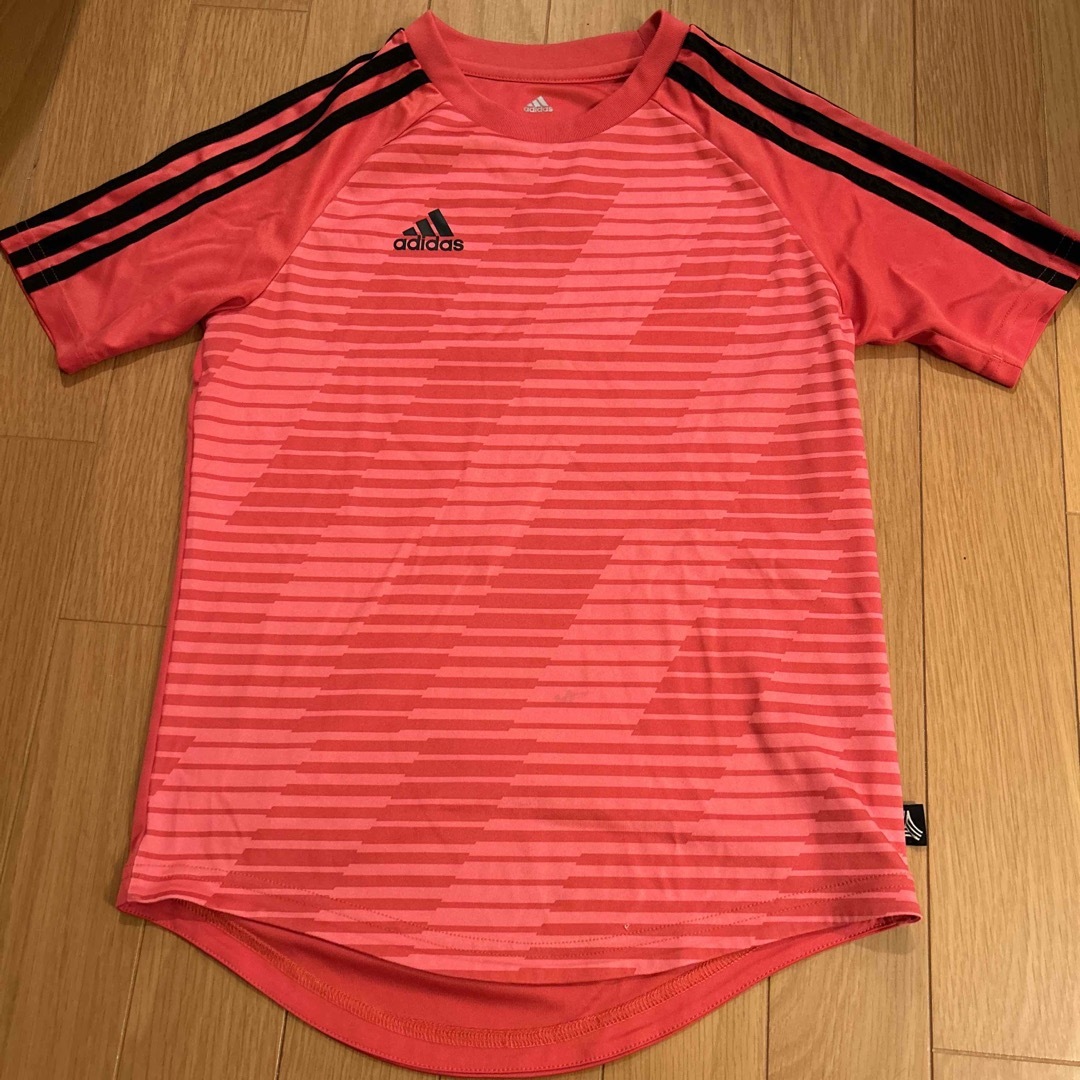 adidas(アディダス)のadidasジャージT 半袖　140 キッズ/ベビー/マタニティのキッズ服女の子用(90cm~)(Tシャツ/カットソー)の商品写真