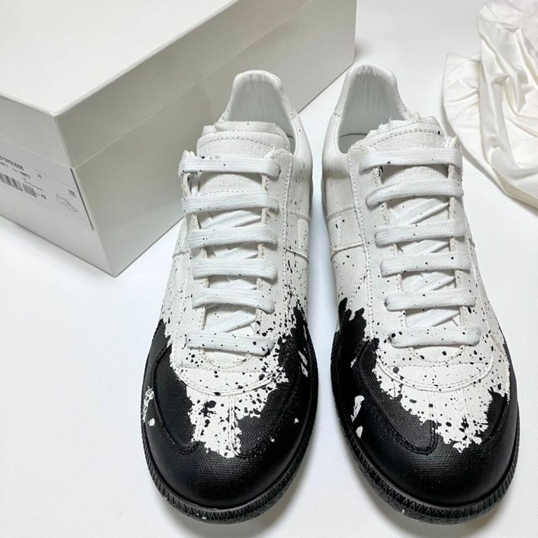 Maison Martin Margiela(マルタンマルジェラ)の新品 42 マルジェラ 23ss ジャーマントレーナー 白 黒 5131 メンズの靴/シューズ(スニーカー)の商品写真