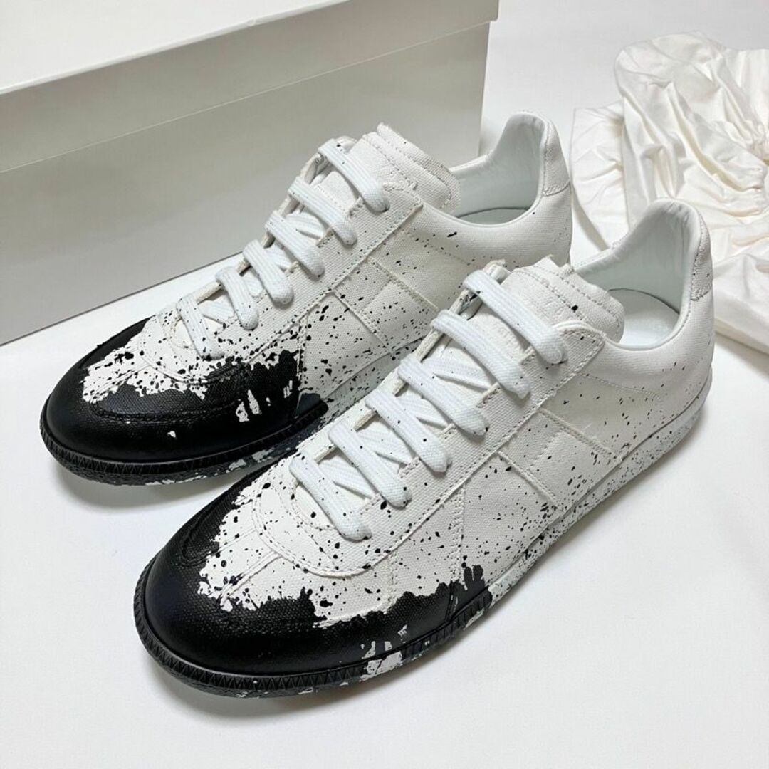 Maison Martin Margiela(マルタンマルジェラ)の新品 42 マルジェラ 23ss ジャーマントレーナー 白 黒 5131 メンズの靴/シューズ(スニーカー)の商品写真