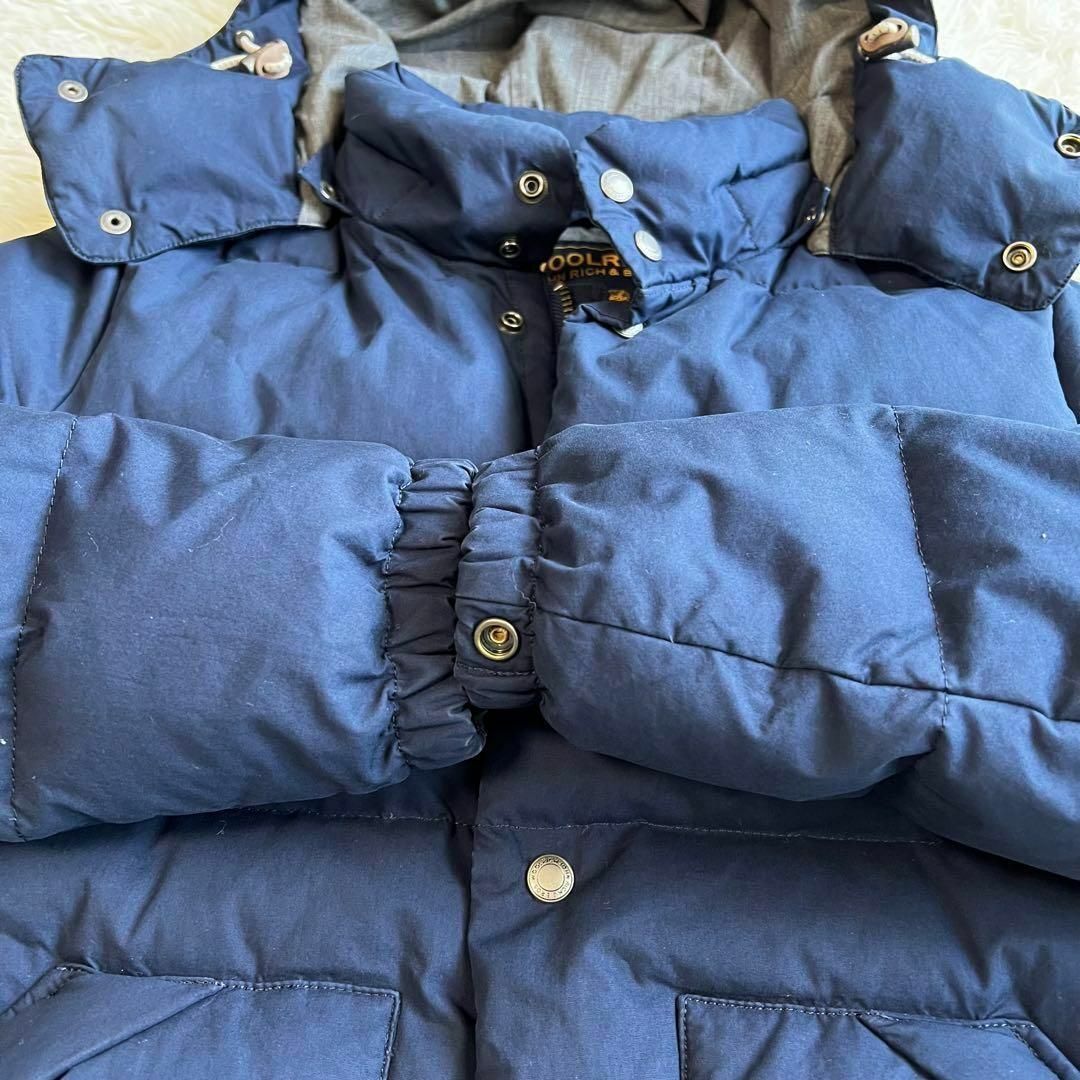 WOOLRICH(ウールリッチ)の美品　ウールリッチ　ダウンジャケット　ネイビー×グレー　ユニセックス　M レディースのジャケット/アウター(ダウンジャケット)の商品写真