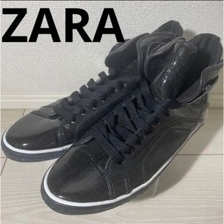 ザラ(ZARA)の【新品・未使用】26cm ZARA ハイカット エナメルスニーカー/ブラック/(スニーカー)