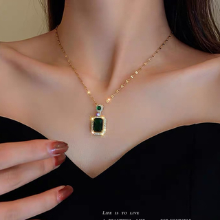 ザラ(ZARA)のダイヤ方型ルビー宝石　緑金色ネックレス　vintage cla ゆめかわ　パンク(ネックレス)