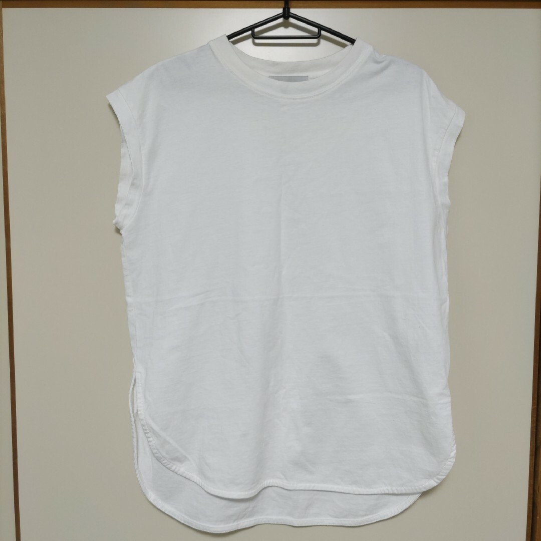 しまむら(シマムラ)のしまむら　カットソー　Tシャツ　ノースリーブ　フレンチスリーブ　ホワイト　白　夏 レディースのトップス(Tシャツ(半袖/袖なし))の商品写真