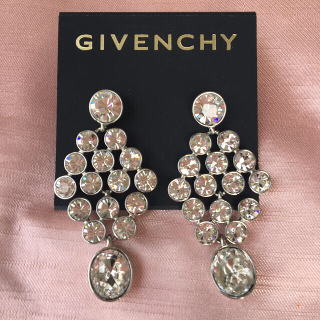 GIVENCHY(ジバンシィ)の【新品】GIVENCHYブライダルピアス レディースのアクセサリー(ピアス)の商品写真