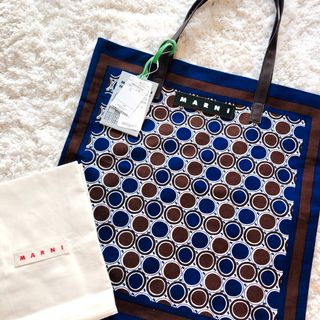 最終値下げ　MARNI バンダナトート　ネイビードット