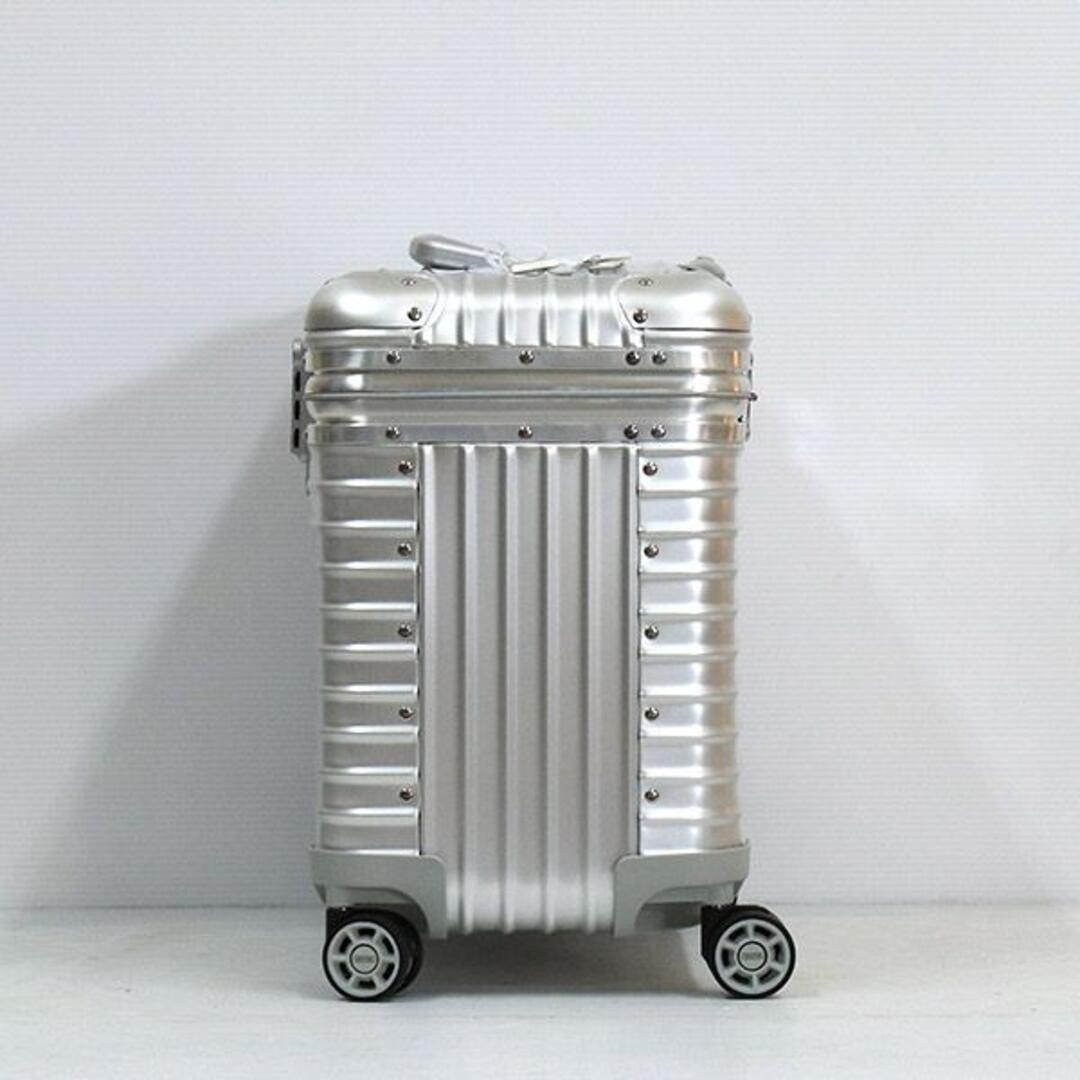 RIMOWA(リモワ)の(KM0464)訳あり リモワ TOPAS PILOT 37L シルバー レディースのバッグ(スーツケース/キャリーバッグ)の商品写真