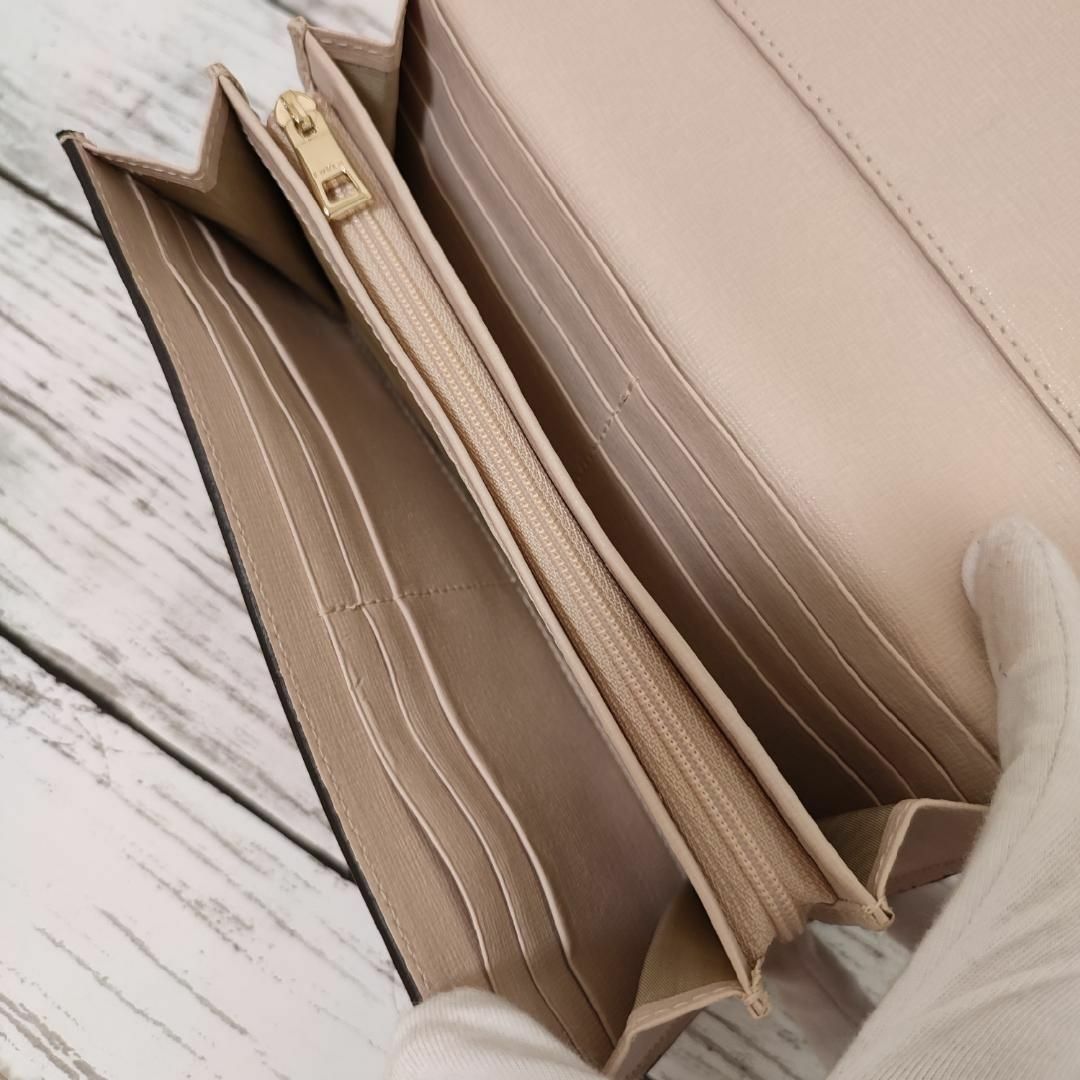 ☆未使用に近い☆FURLA フルラ 長財布 フラップ ロゴ金具