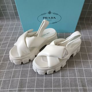 プラダ 靴/シューズの通販 6,000点以上 | PRADAのレディースを買うなら