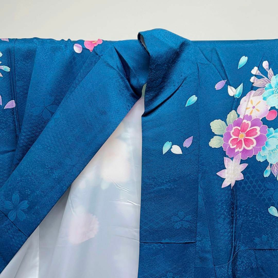 くすみブルーに花模様の振袖　刺繍　着物