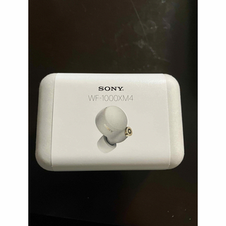 ソニー(SONY)の WF-1000XM4 シルバー　新品未使用　(ヘッドフォン/イヤフォン)