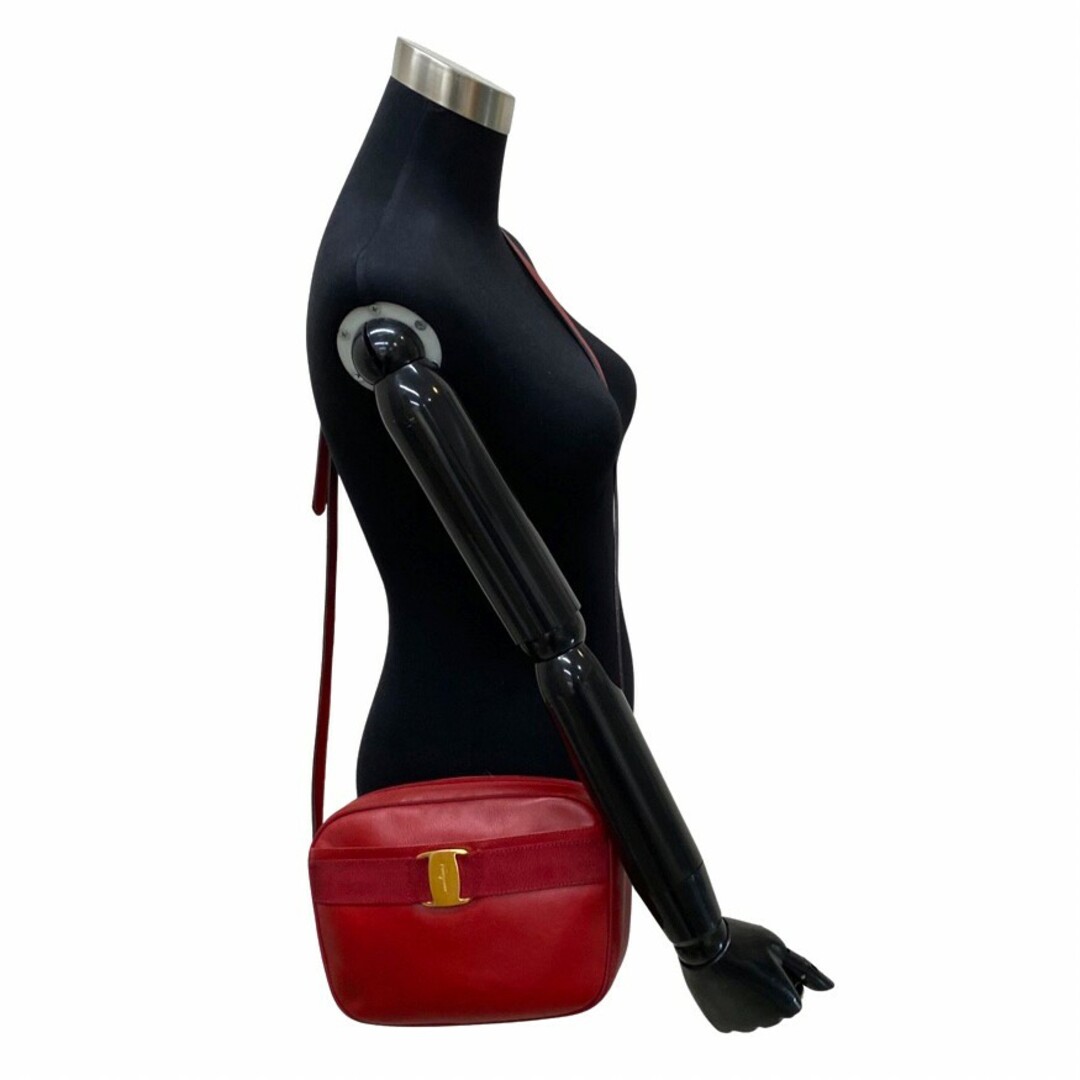 極 美品 Salvatore Ferragamo サルヴァトーレフェラガモ ヴァラリボン 金具 レザー 本革 ミニ ショルダーバッグ ポシェット レッド 42118