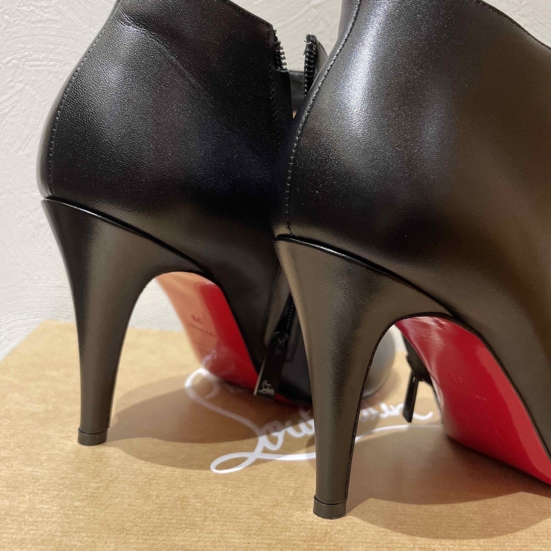 Christian Louboutin(クリスチャンルブタン)のクリスチャンルブタン♦︎BELLE 85 CALF ブーティ レディースの靴/シューズ(ブーティ)の商品写真