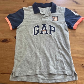 ギャップキッズ(GAP Kids)の【GAP KidsサイズL】マルチカラーのロゴアップリケ入りポロシャツ(Tシャツ/カットソー)