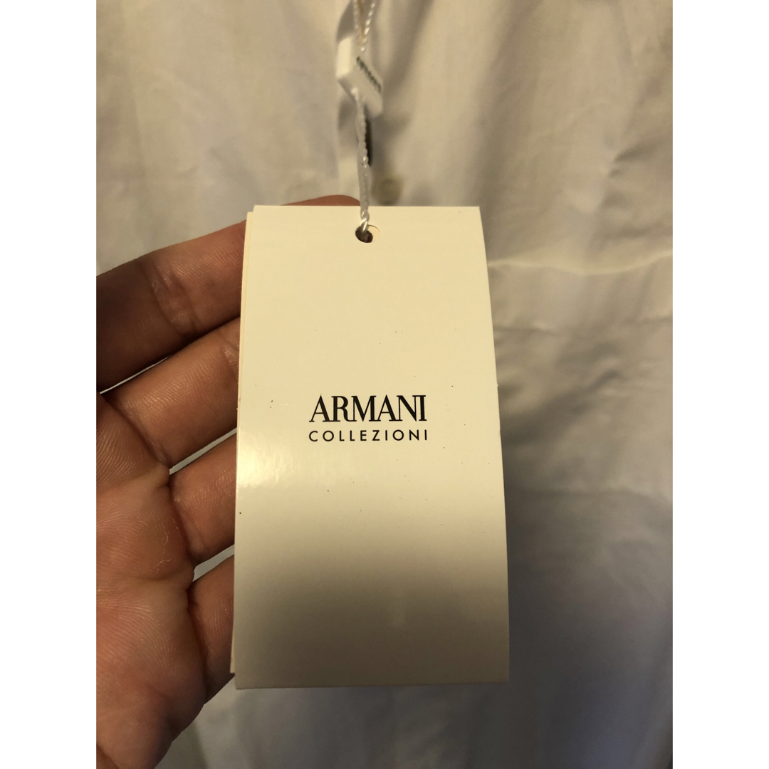 ARMANI COLLEZIONI(アルマーニ コレツィオーニ)のアルマーニ　白シャツ メンズのトップス(シャツ)の商品写真