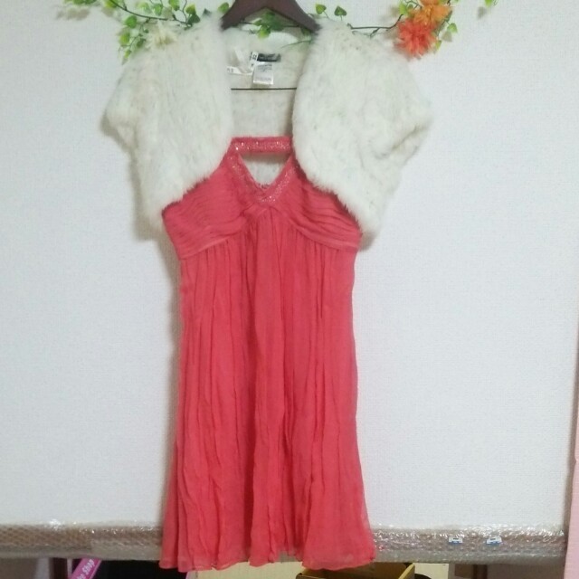 BCBGMAXAZRIA(ビーシービージーマックスアズリア)のサーモンピンクドレス レディースのフォーマル/ドレス(その他ドレス)の商品写真