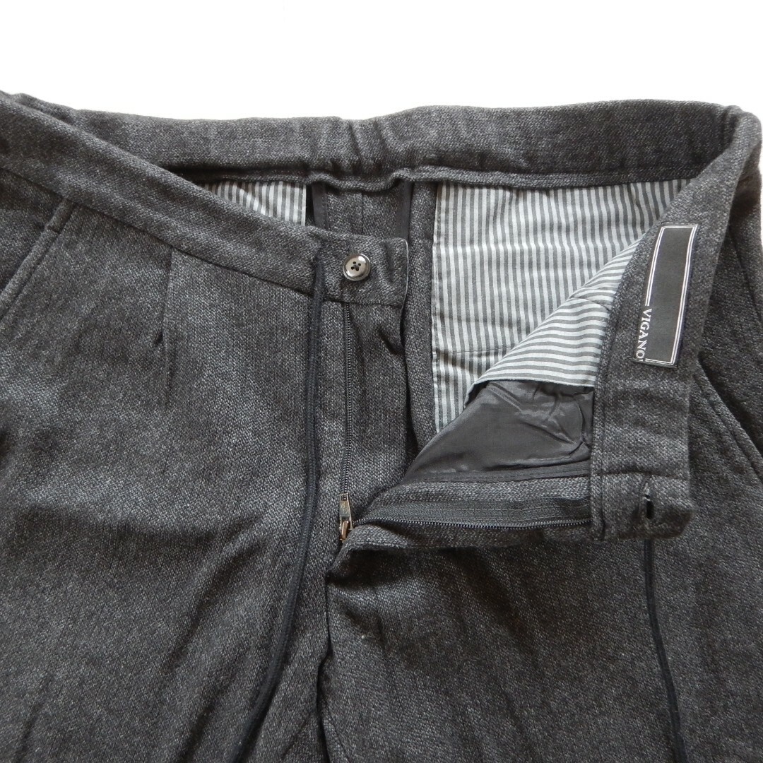 UNUSED(アンユーズド)のVIGANO ウールジョガーパンツ　チャコール メンズのパンツ(スラックス)の商品写真