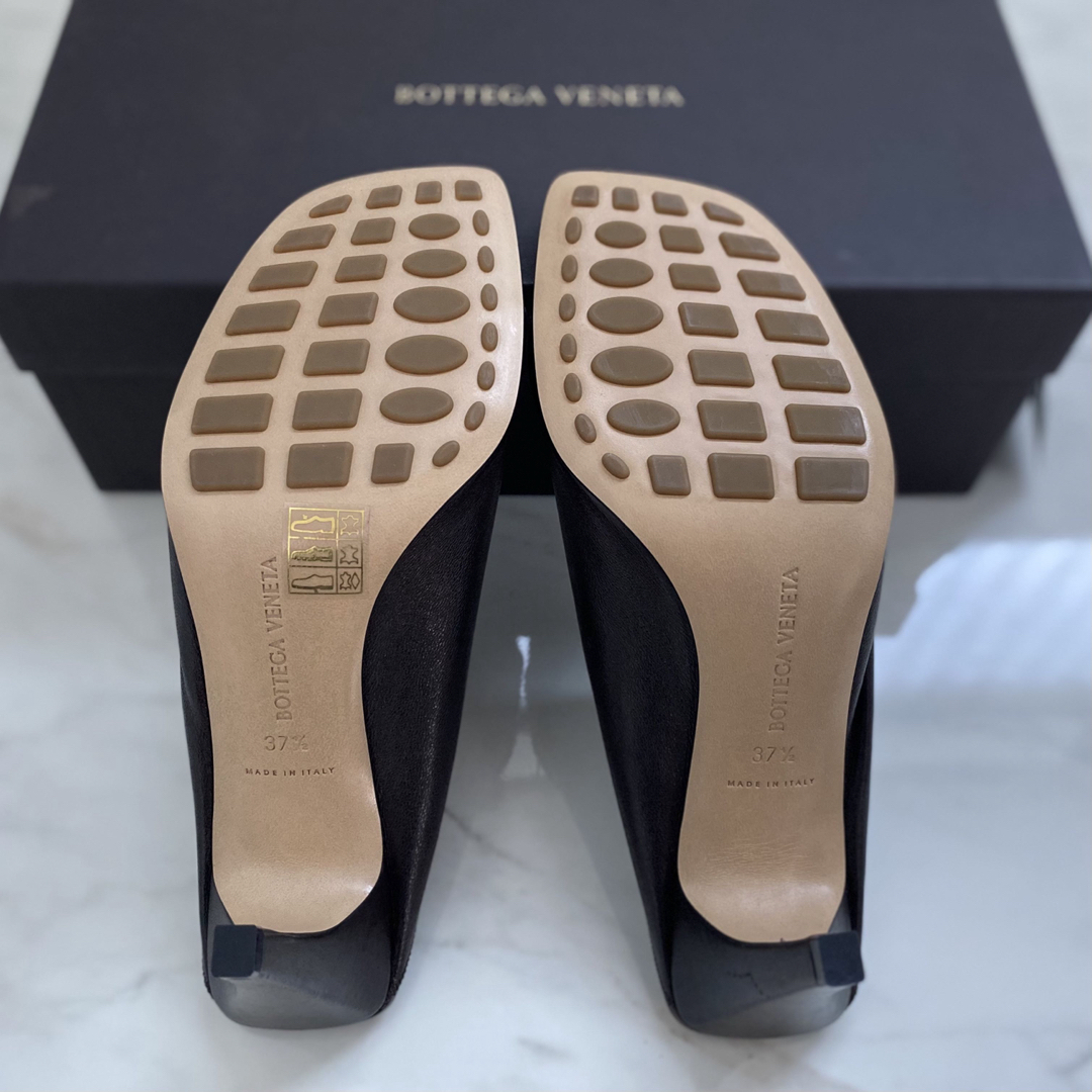 Bottega Veneta(ボッテガヴェネタ)の【新品】ボッテガ サンダル 茶 37h レディースの靴/シューズ(サンダル)の商品写真