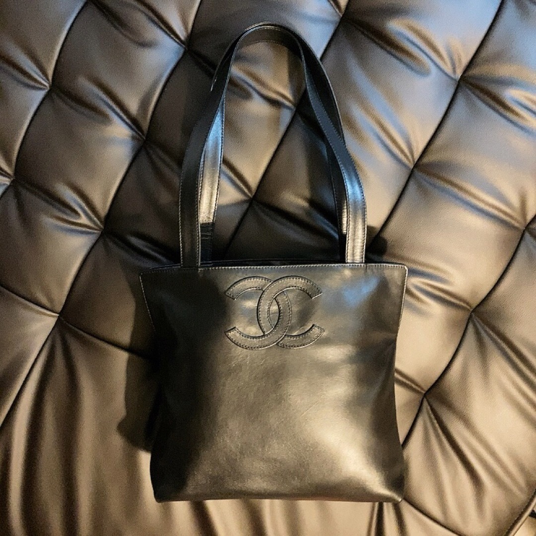 Chanel ショルダーバッグ (Gカード付き！)