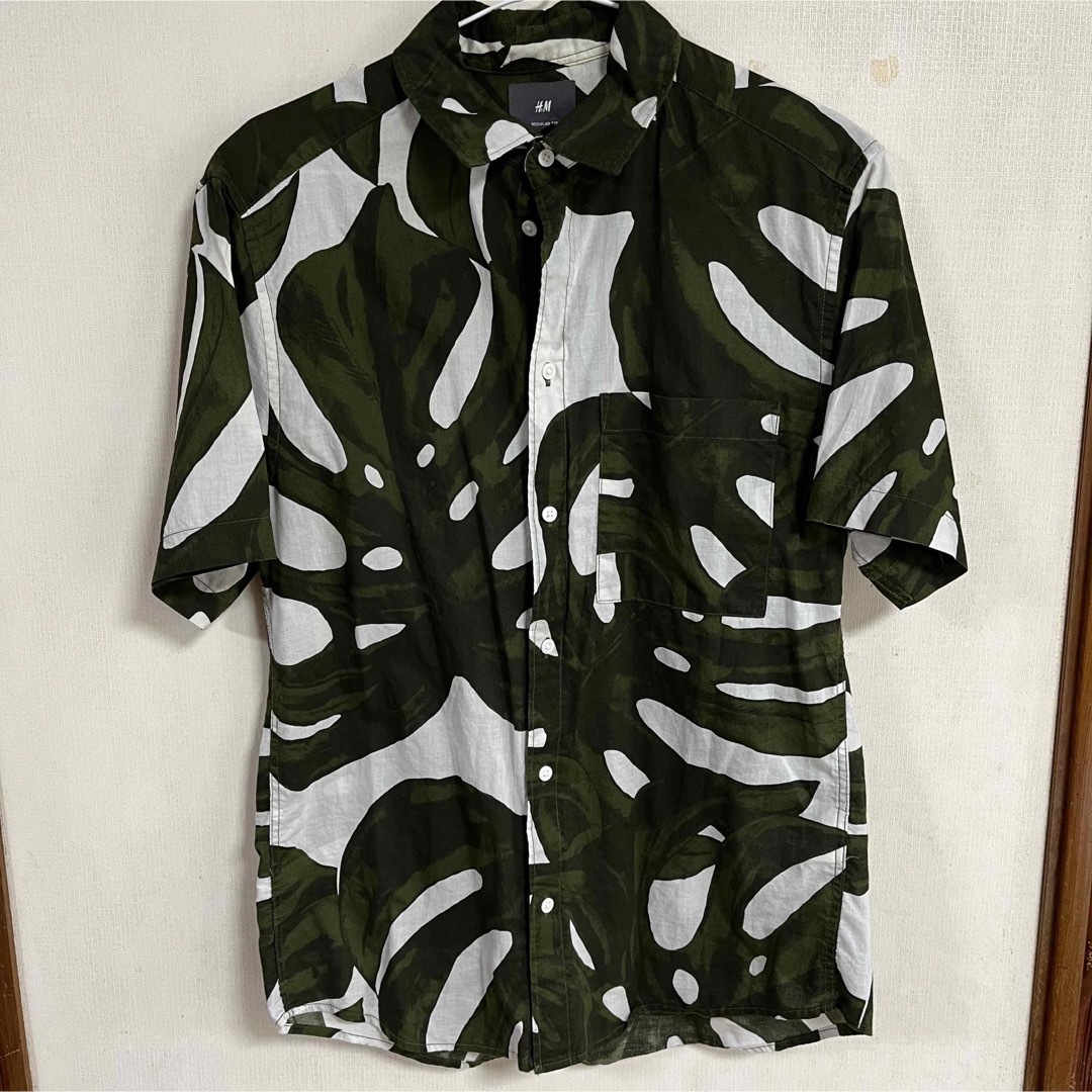 H&M(エイチアンドエム)のアロハシャツ　かりゆしウェア レディースのトップス(シャツ/ブラウス(半袖/袖なし))の商品写真