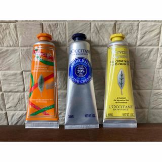 ロクシタン(L'OCCITANE)の【新品未使用】ロクシタン　ハンドクリーム30ml✖️3つ(ハンドクリーム)