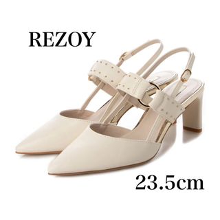 リゾイ(REZOY)の【REZOY】リングスタッズベルトバックストラップパンプス（アイボリー）(ハイヒール/パンプス)