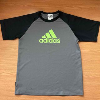 アディダス(adidas)のTシャツ　150(Tシャツ/カットソー)