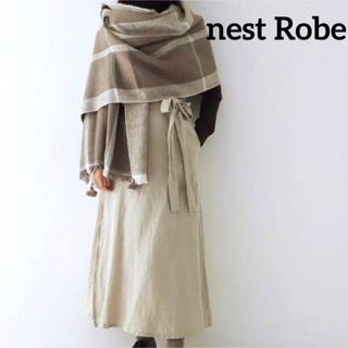 ネストローブ(nest Robe)の美品　ネストローブ　市川実和子さん別注　ナチュラル　サロン　スカート　ベージュ(ロングスカート)