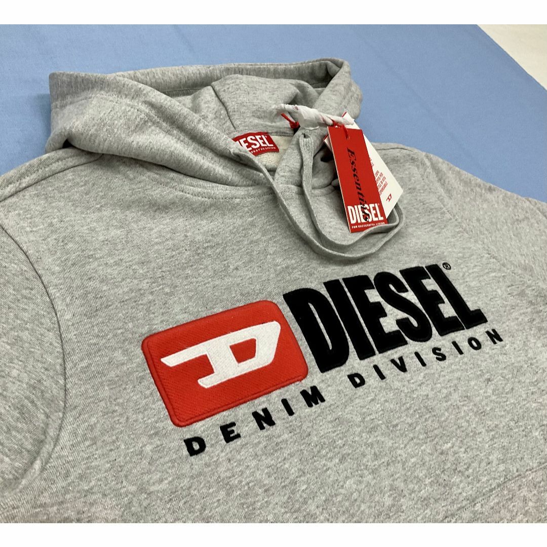 DIESEL(ディーゼル)のディーゼル　セットアップ 21B23　グレー　Mサイズ　新品　A03757 メンズのトップス(パーカー)の商品写真