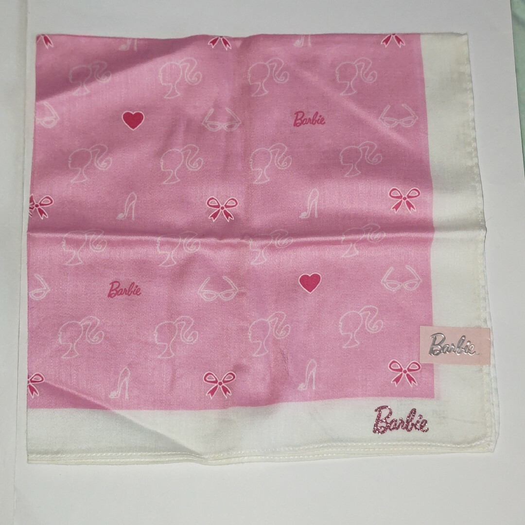 Barbie(バービー)のバービー❇️Barbie❇️ハンカチ❇️4枚セット 敷物代わり 鞄のアクセントに レディースのファッション小物(ハンカチ)の商品写真